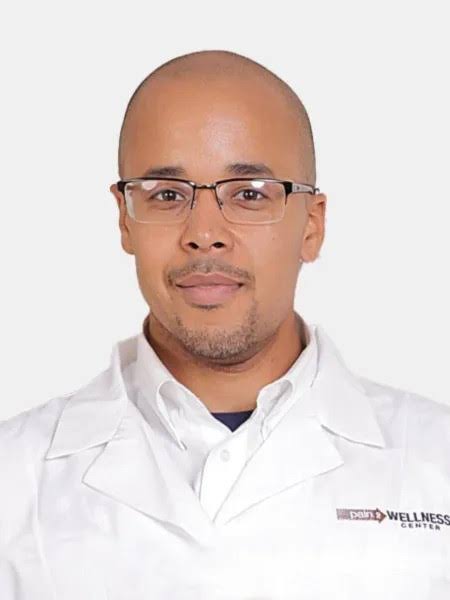 Dr. Winston Carhee, DC, founder of Pain 2 Wellness, Cascade Road, Atlanta